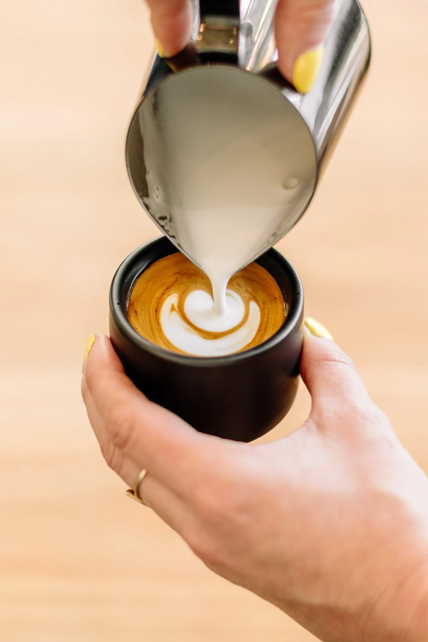 Fellow Eddy Steaming Pitcher 18oz - Graphite - Image 2