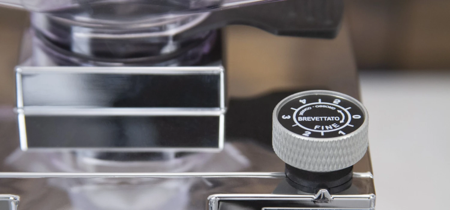 Eureka Mignon Magnifico Coffee Grinder In Amaranth - Image 13