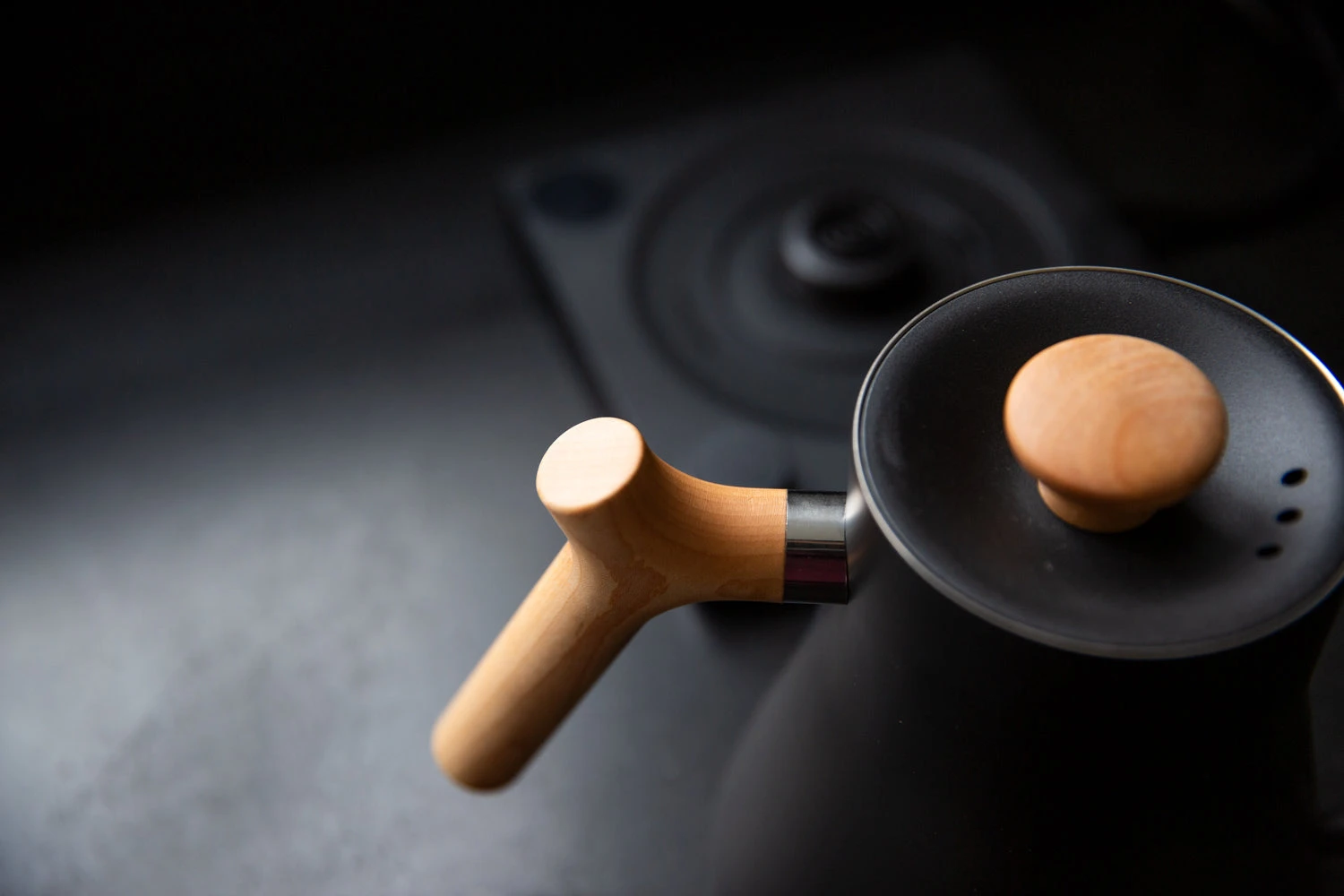 Fellow Stagg EKG 0.9L Kettle - Black And Maple - Image 6