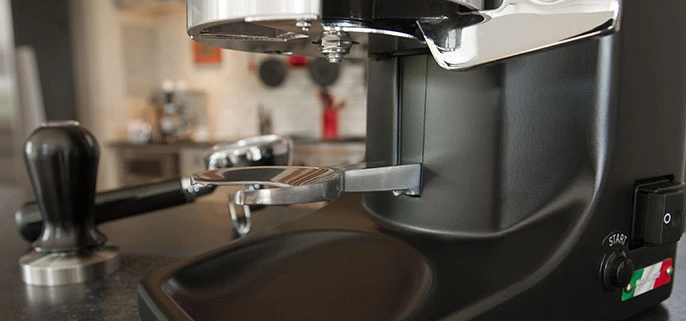 Quamar M80 Dosing Espresso Grinder In Black - Image 3